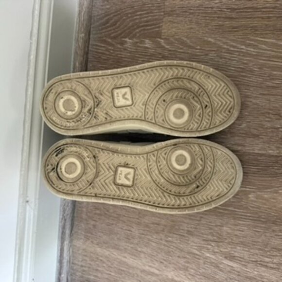 🟡 Veja V-12 Leather Sneaker - Picture 6 of 7